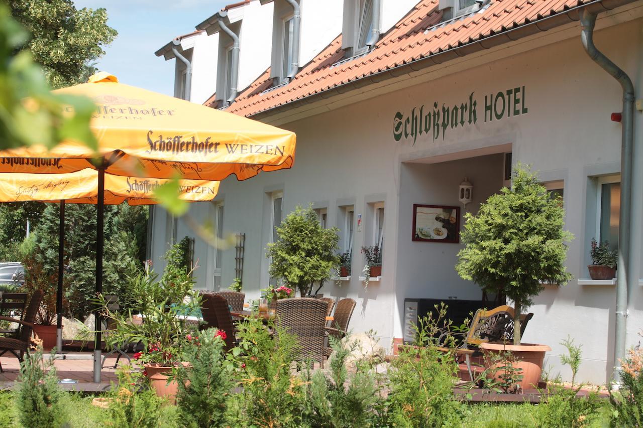 Schlossparkhotel Sallgast Bagian luar foto